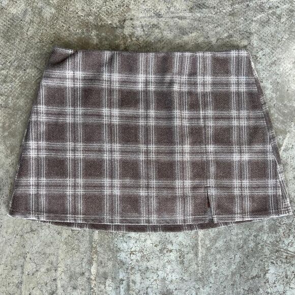 SO Dresses & Skirts - SO Plaid Mini Skort Brown Neutral Tartan Print XL Retro Slit Detail Comfortable